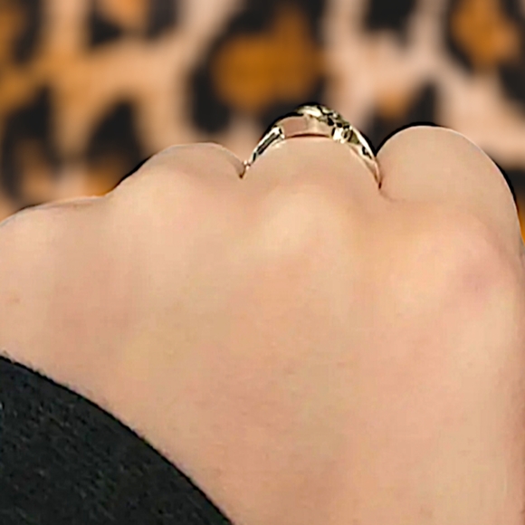 White golden fashion ring studded with super flash zircon rhinestones sparkle s7 - Picture 6 of 6